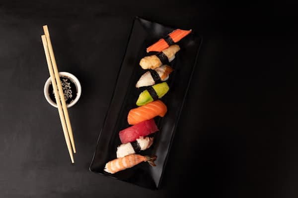 Dragon Roll (8 pcs) (ڈریگن رول (8 ٹکڑے)) — ₹1800